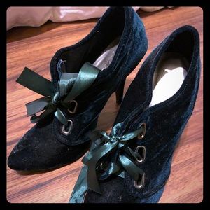Green velvet heels